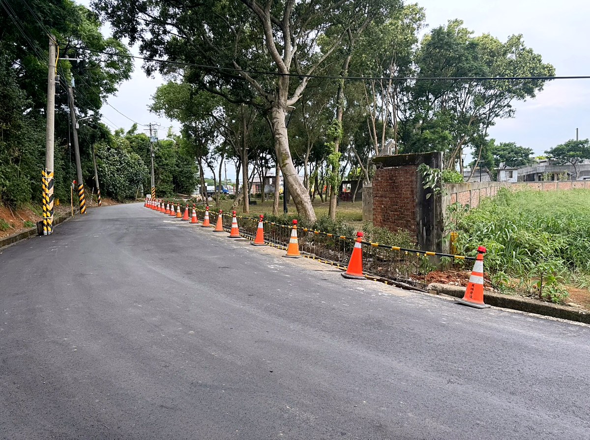瀝青路面鋪築完工